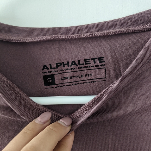 Alphalete shirt - Picture 2 of 3
